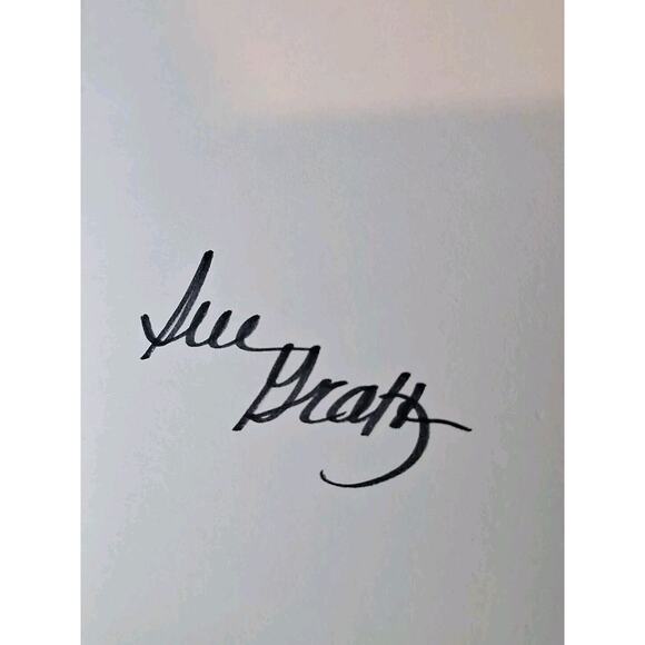 T Is for Trespass by Sue Grafton (2007, HC SIGNED) - Picture 3 of 7